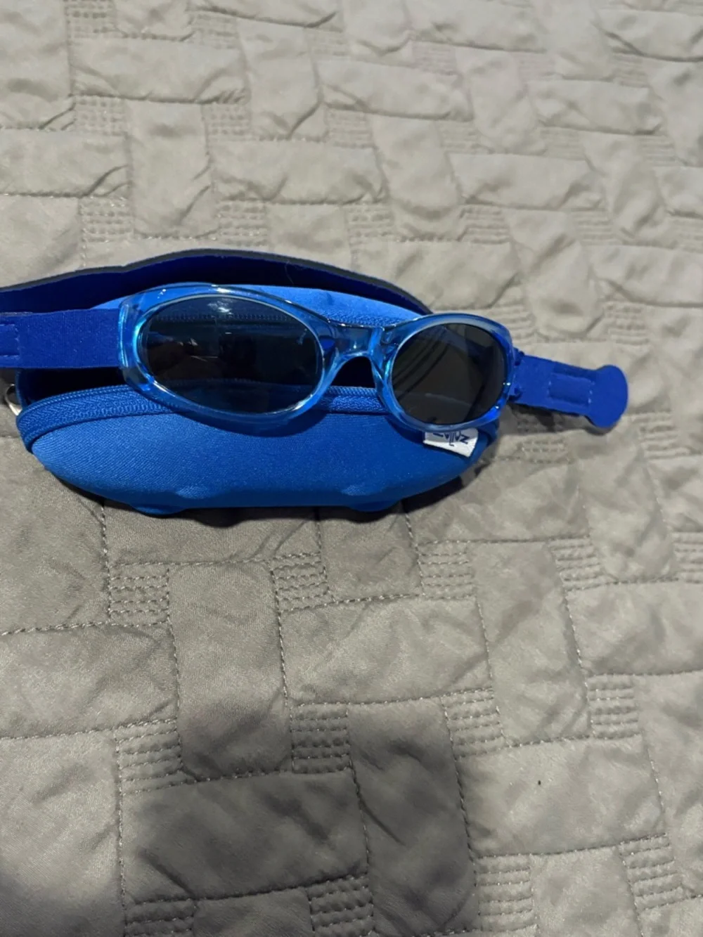 Zolioz Infant Baby Band Flex Fit Sunglasses in Royal Blue with Case EUC